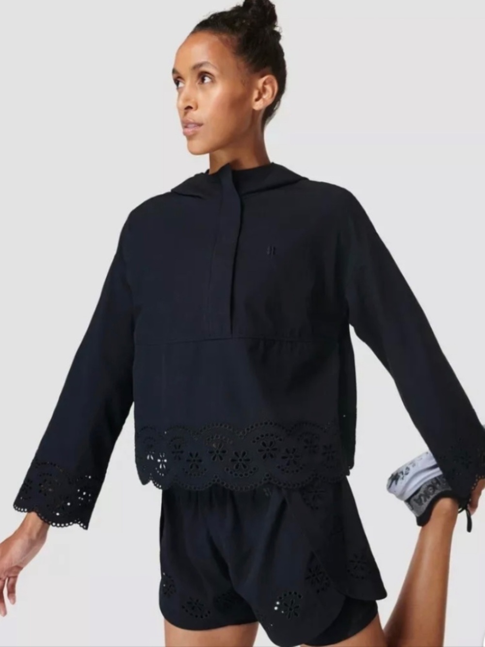 Sweaty Betty Cropped Broderie Pullover Hoodie Black size small